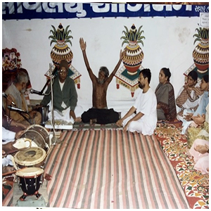 Shree Rangbal with P.P. shree Kevalanandaji Paramhansa